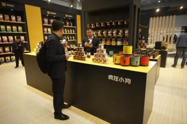 破国产狗粮品牌困局 疯狂小狗启宠物食品品牌升级战略