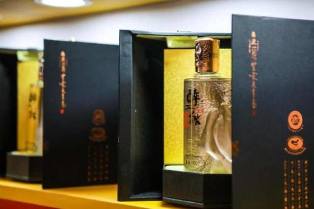 醉三秋使用文化+设计打造高端白酒品牌特色